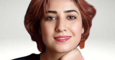 Atena Farghadani, caricaturiste, torturée dans une planque à Téhéran